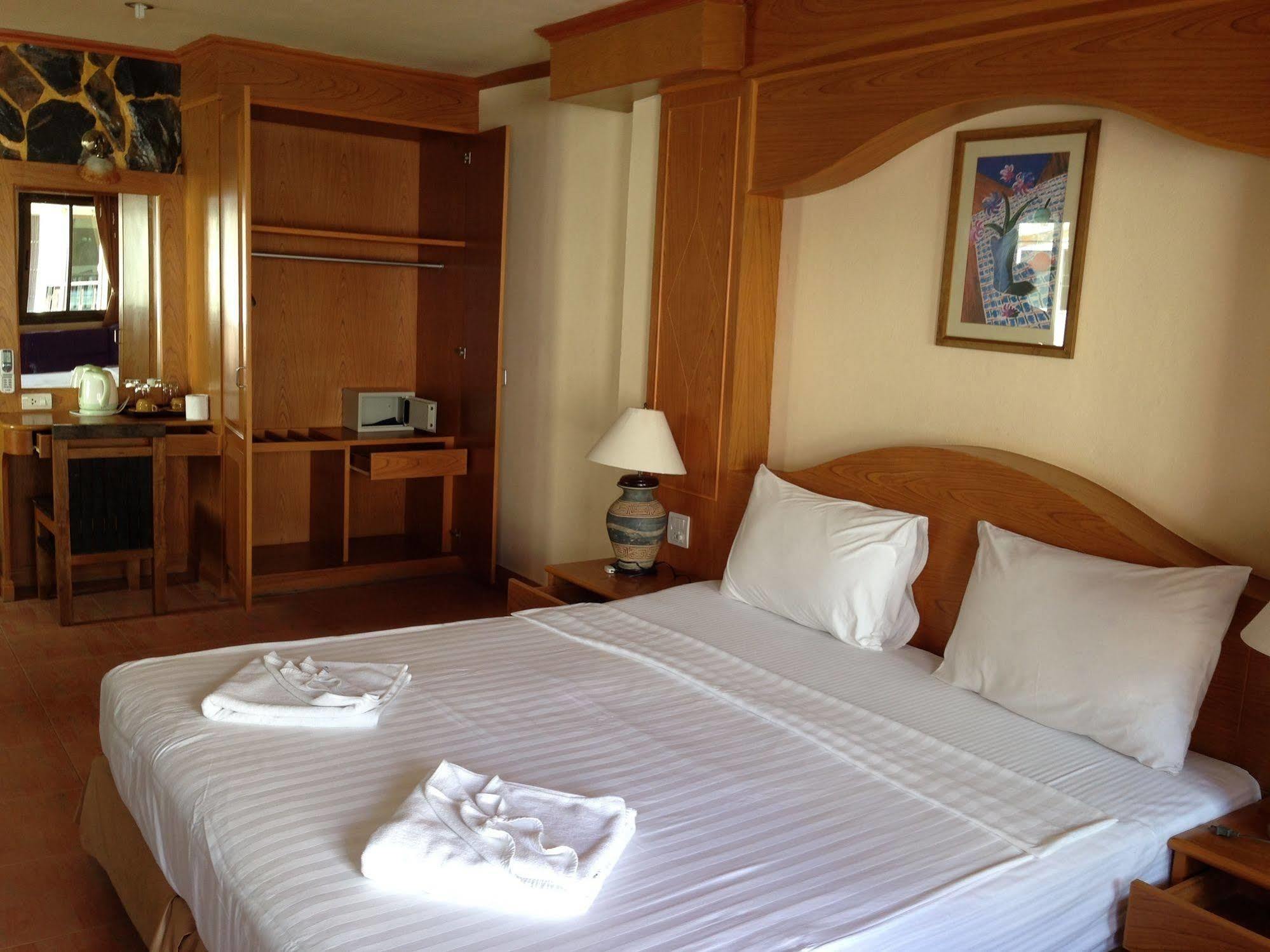 The House Patong Hotel Exterior photo