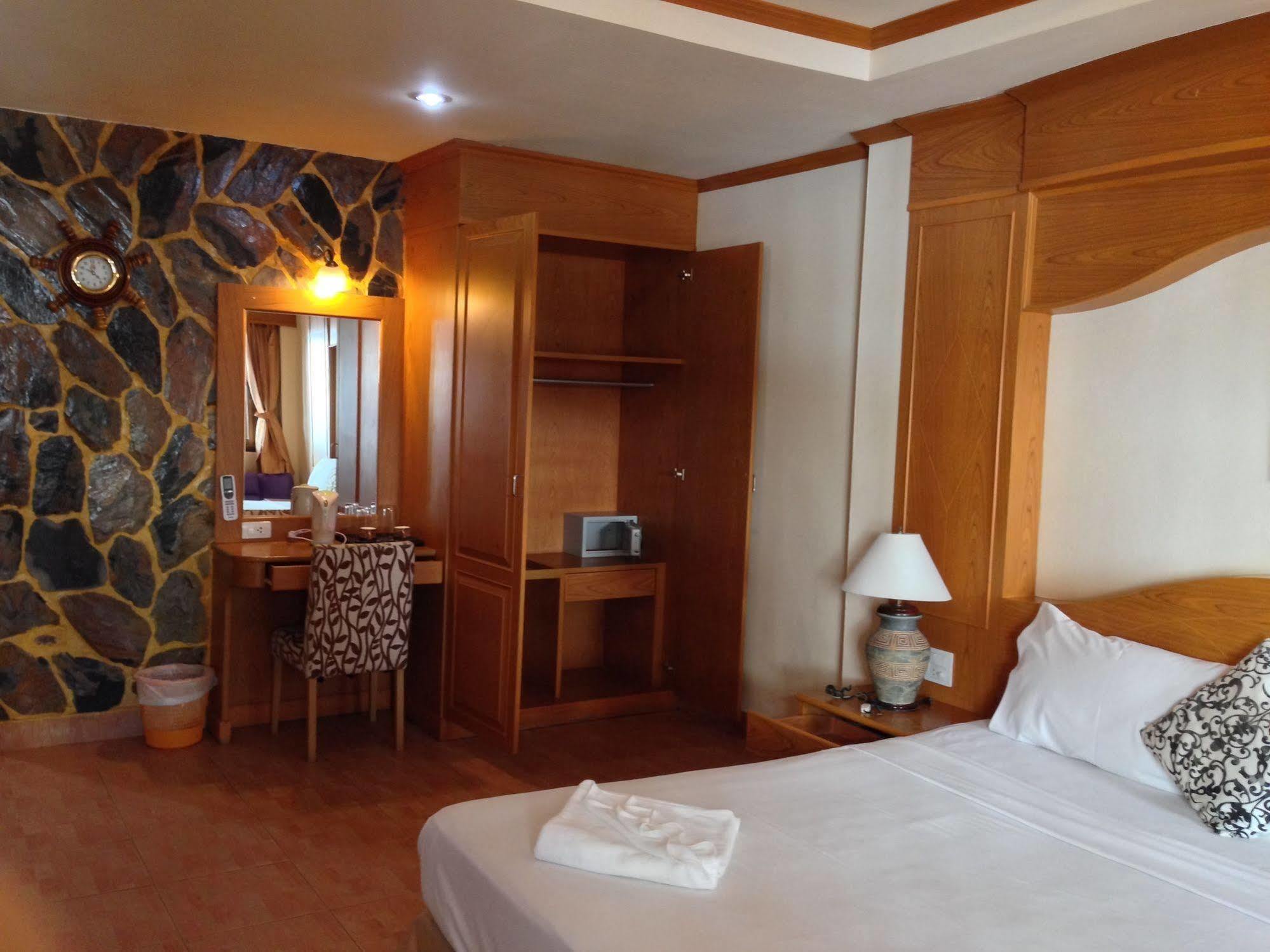 The House Patong Hotel Exterior photo