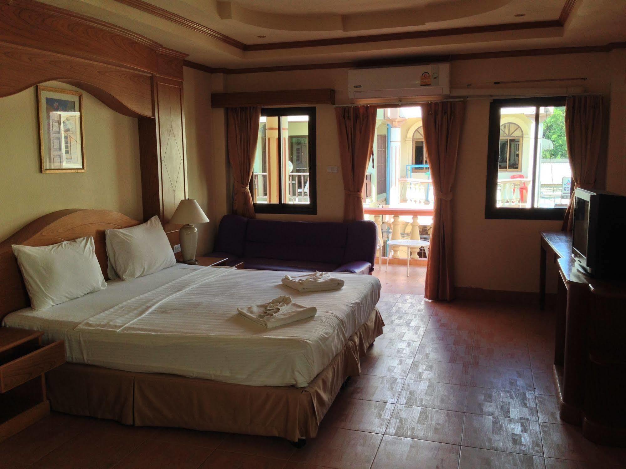 The House Patong Hotel Exterior photo