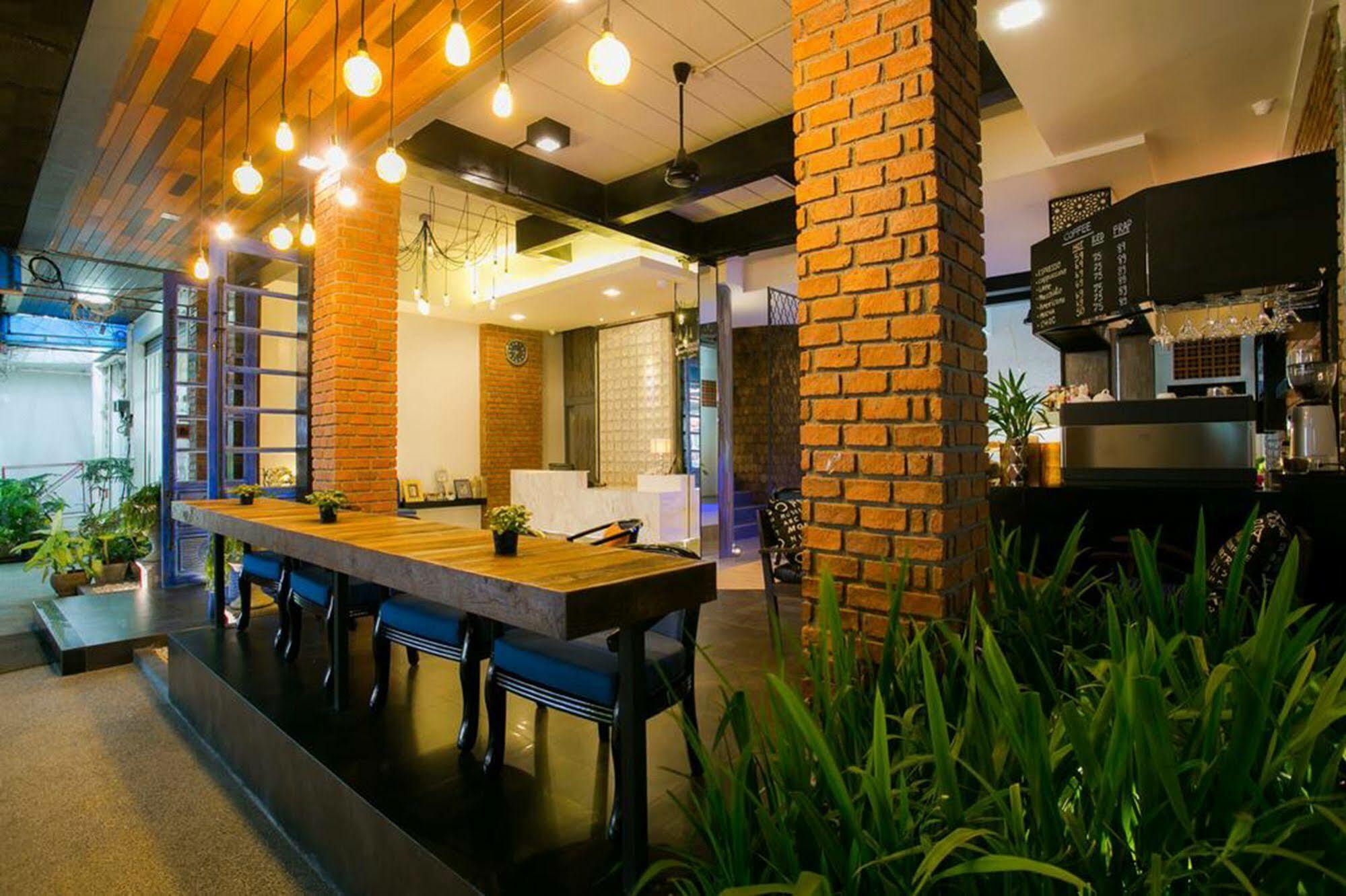 The House Patong Hotel Exterior photo
